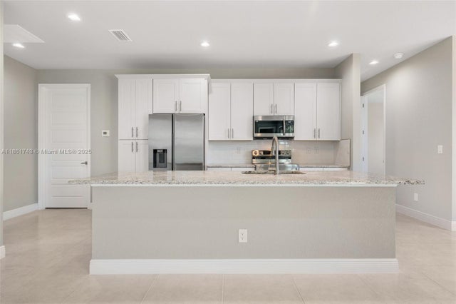 5 of 28 - 5028 N Peachtree Cir, La Belle, FL