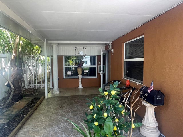 4 of 59 - 2626 Thomas St, Hollywood, FL