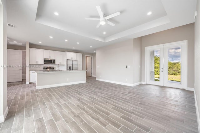 5 of 29 - 910 Emerald St, La Belle, FL