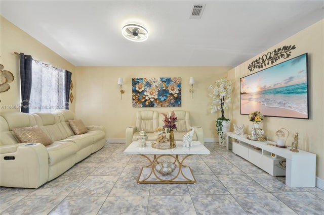 4 of 31 - 19316 Sw 121st Ave, Miami, FL