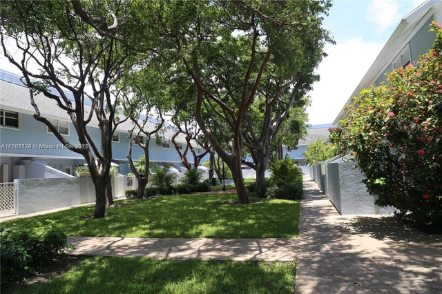 3 of 8 - 798 Crandon Blvd 13-c, Key Biscayne, FL