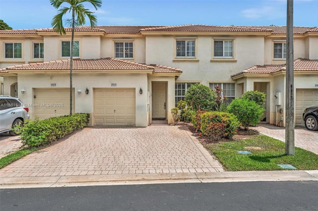 1 of 33 - 1915 Nw 79th Ter, Pembroke Pines, FL