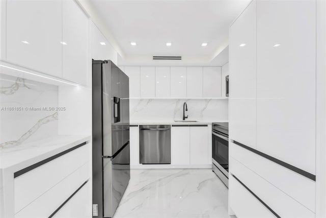 2 of 19 - 251 174th St 1414, Sunny Isles Beach, FL