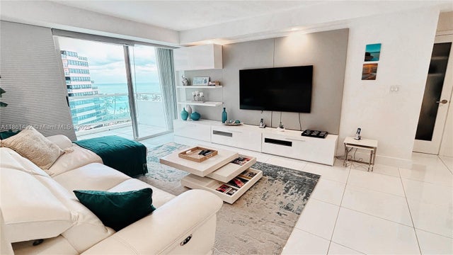5 of 40 - 5161 Collins Ave 1003, Miami Beach, FL