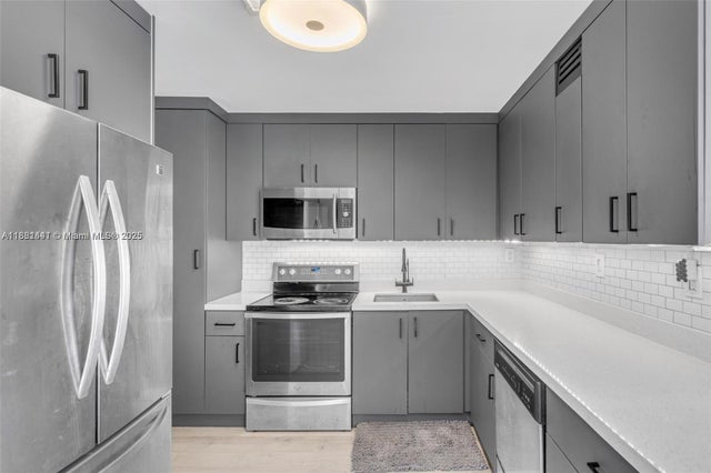 2 of 26 - 6900 Bay Dr 11f, Miami Beach, FL