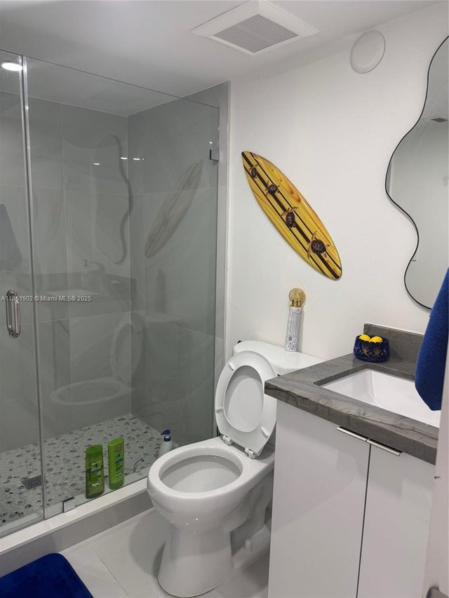 3 of 17 - 6423 Collins Ave 401, Miami Beach, FL