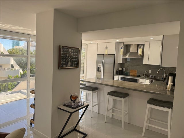5 of 17 - 6423 Collins Ave 401, Miami Beach, FL