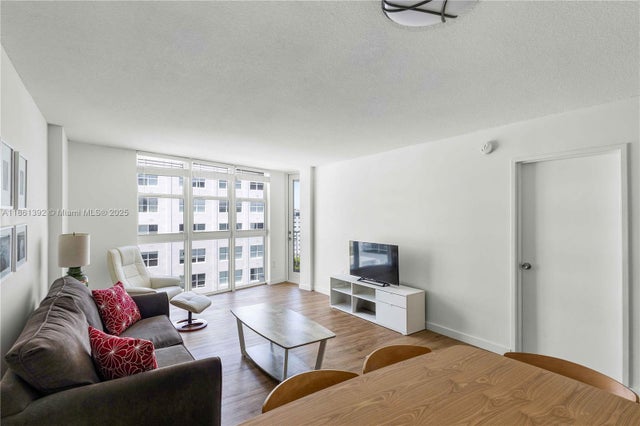 2 of 18 - 1228 West Ave 906, Miami Beach, FL