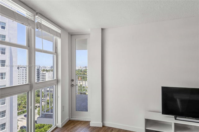 4 of 18 - 1228 West Ave 906, Miami Beach, FL