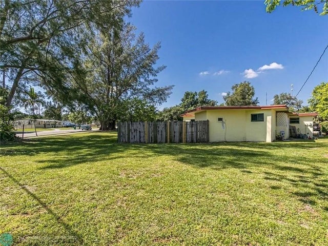 3 of 11 - 115 Marion Rd, West Park, FL