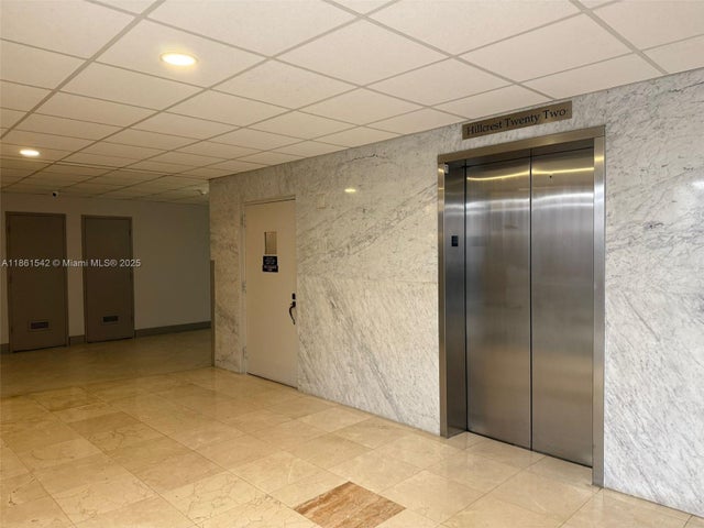 2 of 28 - 4350 Hillcrest Dr 112, Hollywood, FL