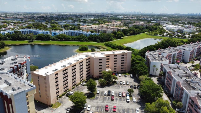 9688 Fontainebleau Blvd 504, Miami