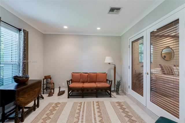 4 of 25 - 2011 Ne 211th St, Miami, FL