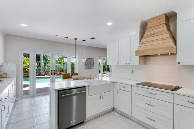 5 of 25 - 2011 Ne 211th St, Miami, FL