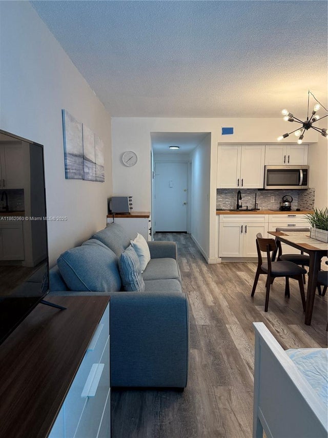 3 of 15 - 400 Kings Point Dr 105, Sunny Isles Beach, FL