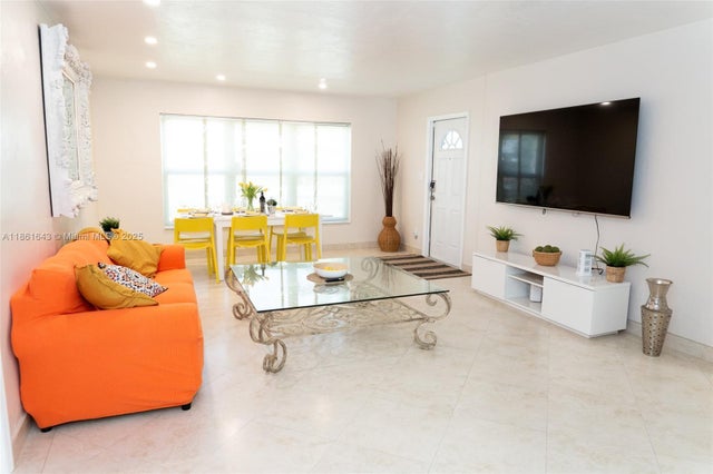 2 of 37 - 121 Ne 1st Ct, Dania Beach, FL