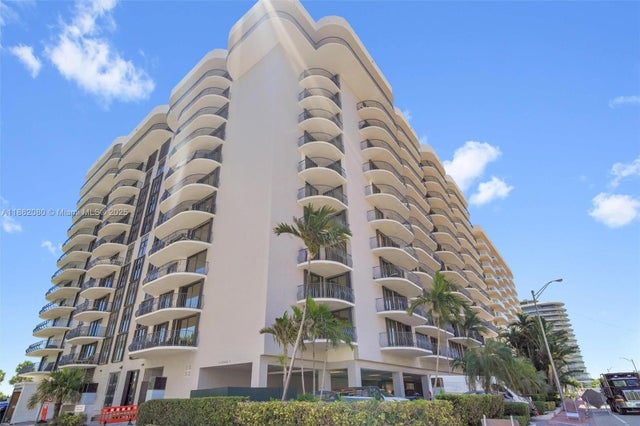 8877 Collins Ave 405, Surfside