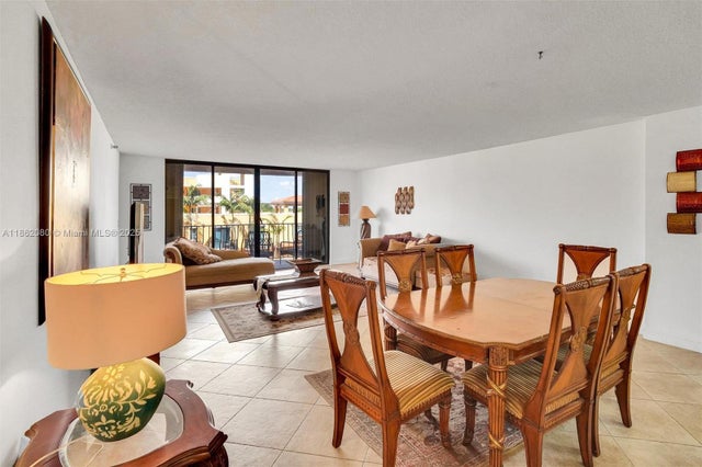 4 of 21 - 8877 Collins Ave 405, Surfside, FL