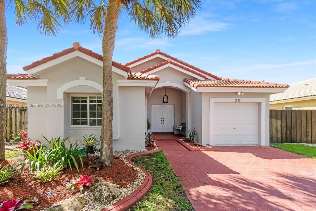491 Sw 203rd Ave, Pembroke Pines