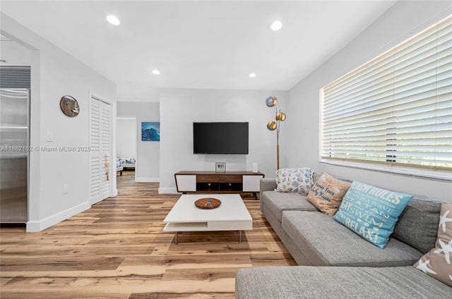 2 of 14 - 12075 Ne 10th Ave, Biscayne Park, FL