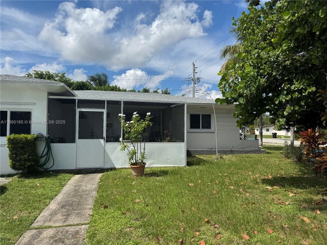 1 of 22 - 1691 Ne 177th St, North Miami Beach, FL