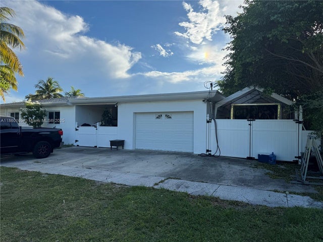 4 of 22 - 1691 Ne 177th St, North Miami Beach, FL