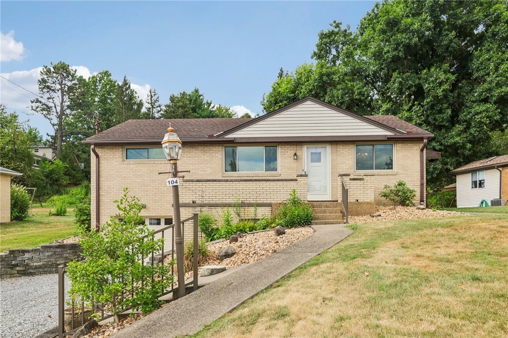 104 Philomena Drive, Moon/Crescent