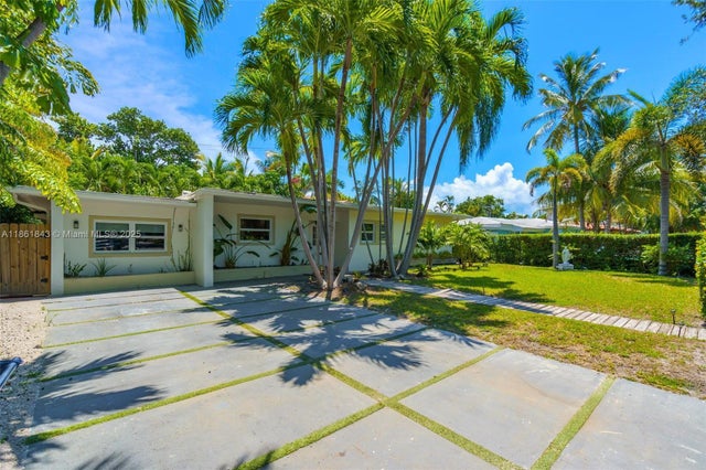 3 of 47 - 653 Glenridge Rd, Key Biscayne, FL