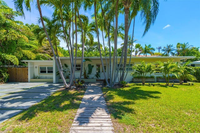 4 of 47 - 653 Glenridge Rd, Key Biscayne, FL