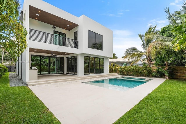 3 of 57 - 531 Ne 10th Ave, Fort Lauderdale, FL