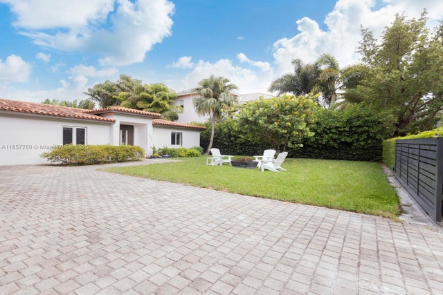 3 of 30 - 677 Hampton Ln, Key Biscayne, FL