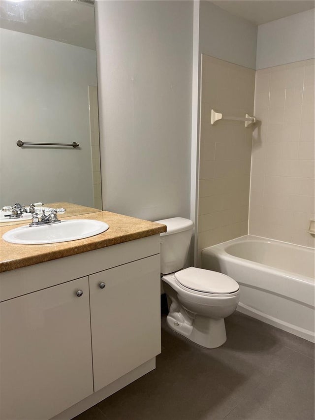 4 of 29 - 1919 Van Buren St 818a, Hollywood, FL