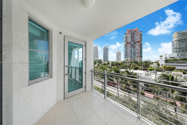 1 of 12 - 110 Washington Ave 1513, Miami Beach, FL