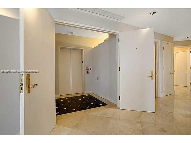 3 of 19 - 10 Edgewater Dr 4h, Coral Gables, FL