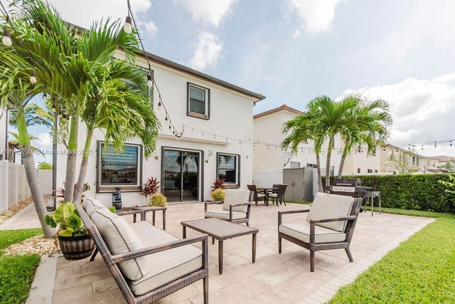 1 of 22 - 3392 W 103rd Ter, Hialeah, FL