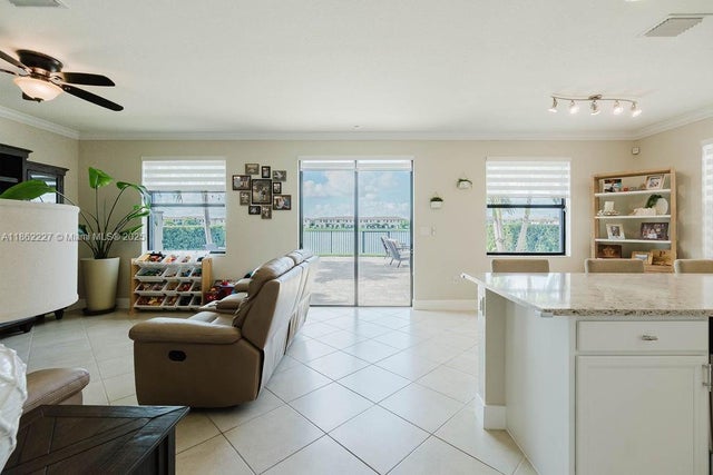 4 of 22 - 3392 W 103rd Ter, Hialeah, FL