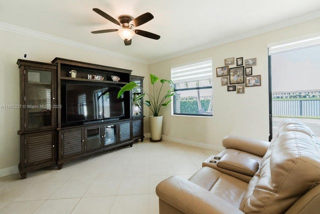 5 of 22 - 3392 W 103rd Ter, Hialeah, FL