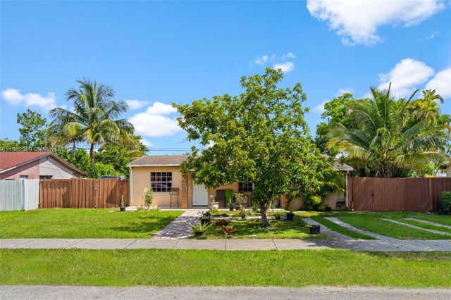 1 of 39 - 6233 Rodman St, Hollywood, FL