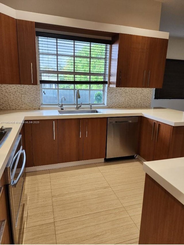 4 of 12 - N/A, Miami, FL