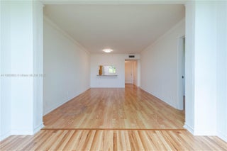 Photo of Listing #A11860993