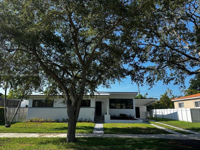 1 of 25 - 8560 Sw 27th Ln, Miami, FL