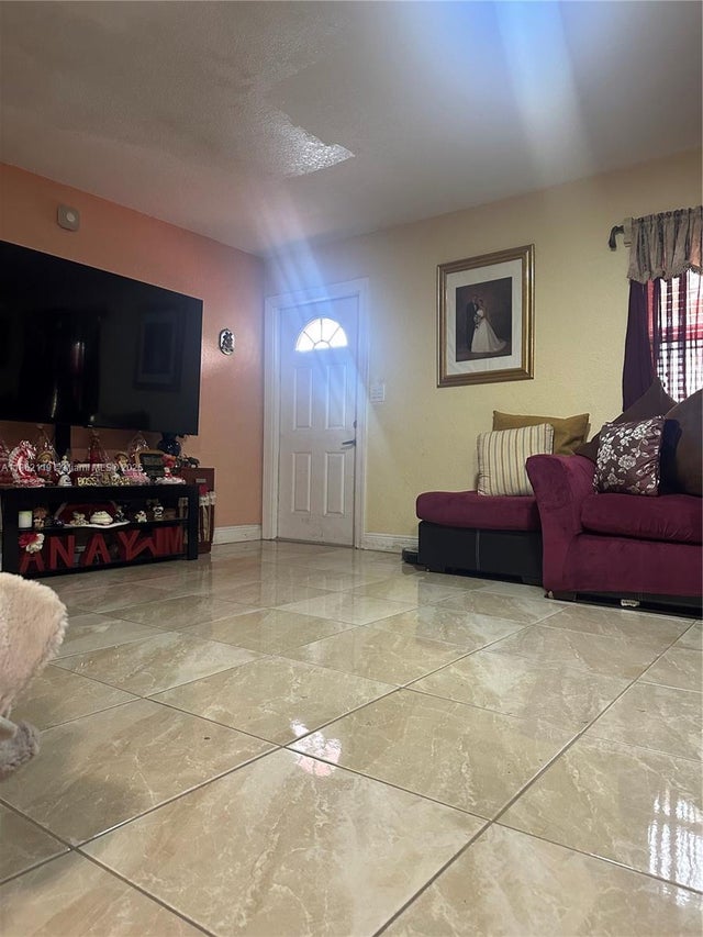 1 of 16 - 719 Harem Ave, Opa Locka, FL