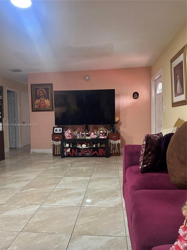2 of 16 - 719 Harem Ave, Opa Locka, FL