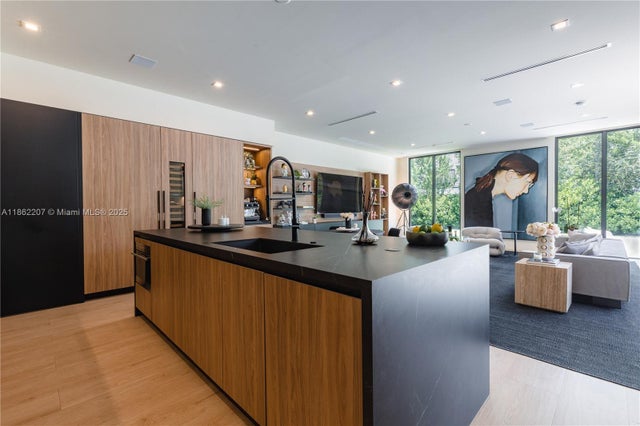 5 of 28 - 6003 Sw 80th St, South Miami, FL
