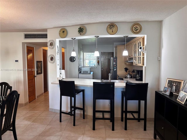 4 of 23 - 1690 Ne 191st St 105-1, Miami, FL