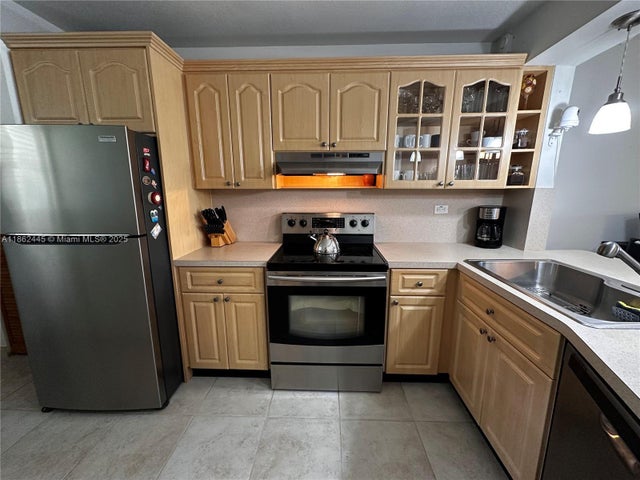 5 of 23 - 1690 Ne 191st St 105-1, Miami, FL