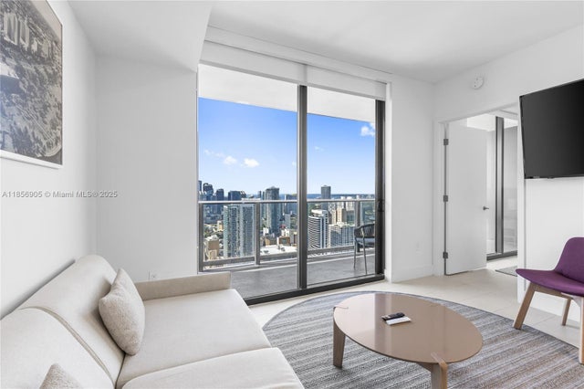5 of 23 - 601 Ne 1st Ave 4607, Miami, FL