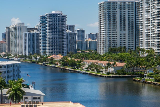 3 of 27 - 2017 S Ocean Dr 1008, Hallandale Beach, FL
