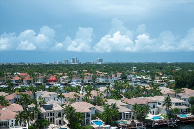 2 of 40 - 1410 S Ocean Dr 1406, Hollywood, FL