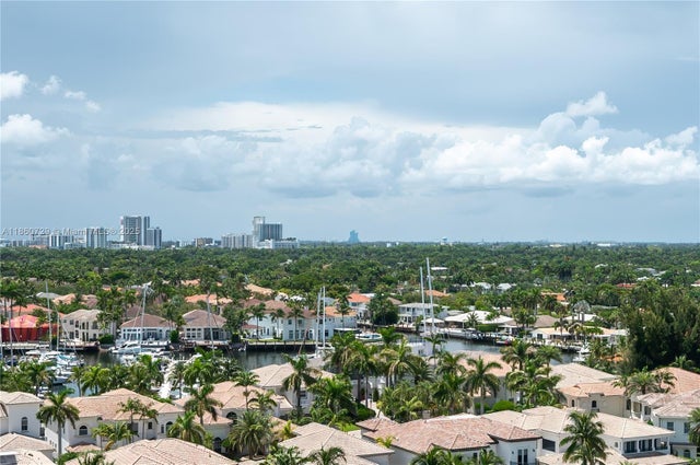 4 of 40 - 1410 S Ocean Dr 1406, Hollywood, FL